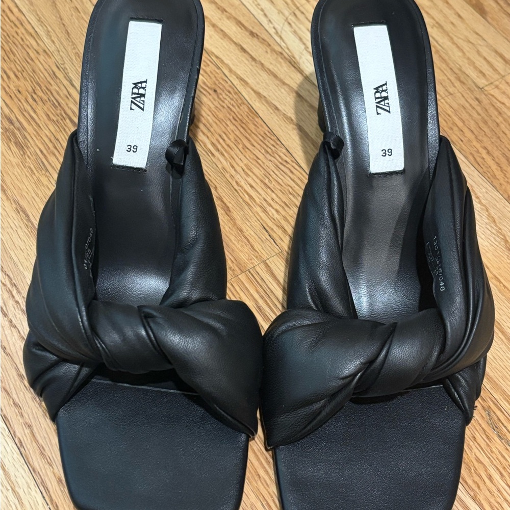 Zara Black Mules with Twisted Strap and Flat Sole